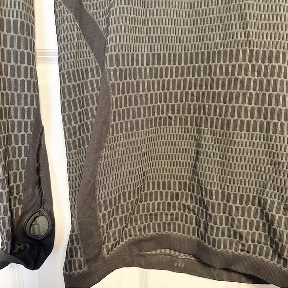 Lululemon all about that base long sleeve pullover. - Picture 5 of 6